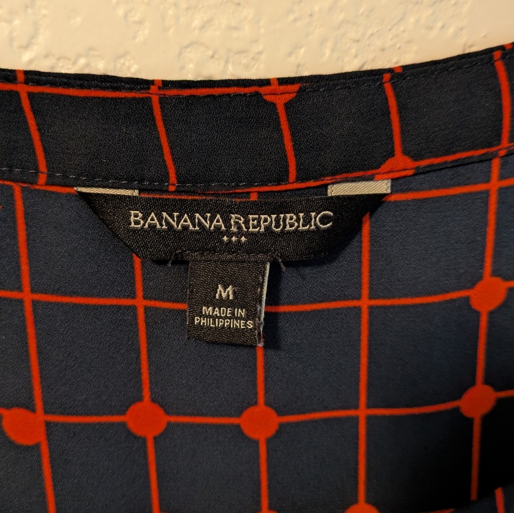 Banana Republic Women's Black and Red Grid Pattern Top - Picture 3 of 5